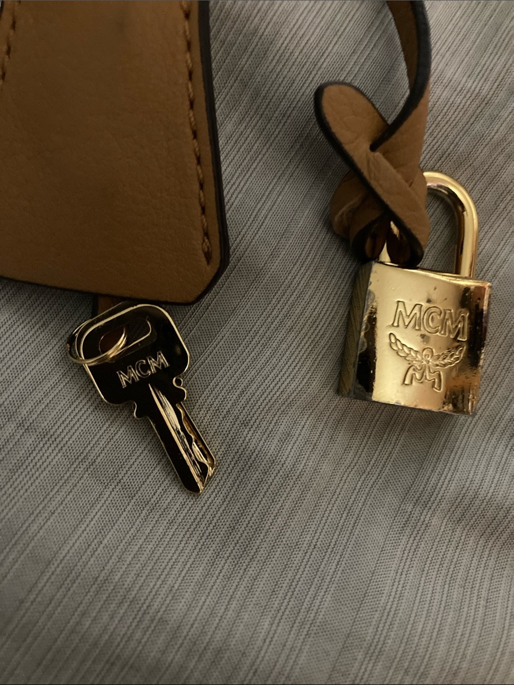 MCM Gold Padlock Key Charm with Tan Leather Clochette. With COA - Picture 4 of 4